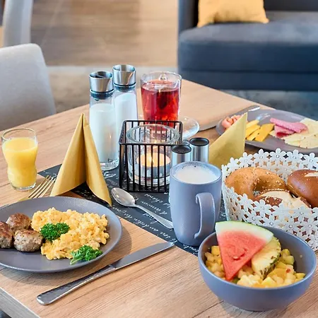 Loginn Stuttgart Zuffenhausen Otel 3*