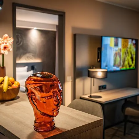 Loginn Stuttgart Zuffenhausen Otel 3*