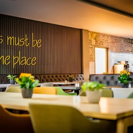 Otel Loginn Stuttgart Zuffenhausen 3*
