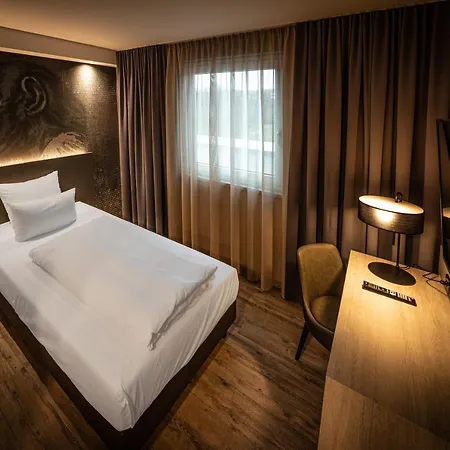 Loginn Stuttgart Zuffenhausen Otel Korntal-Münchingen